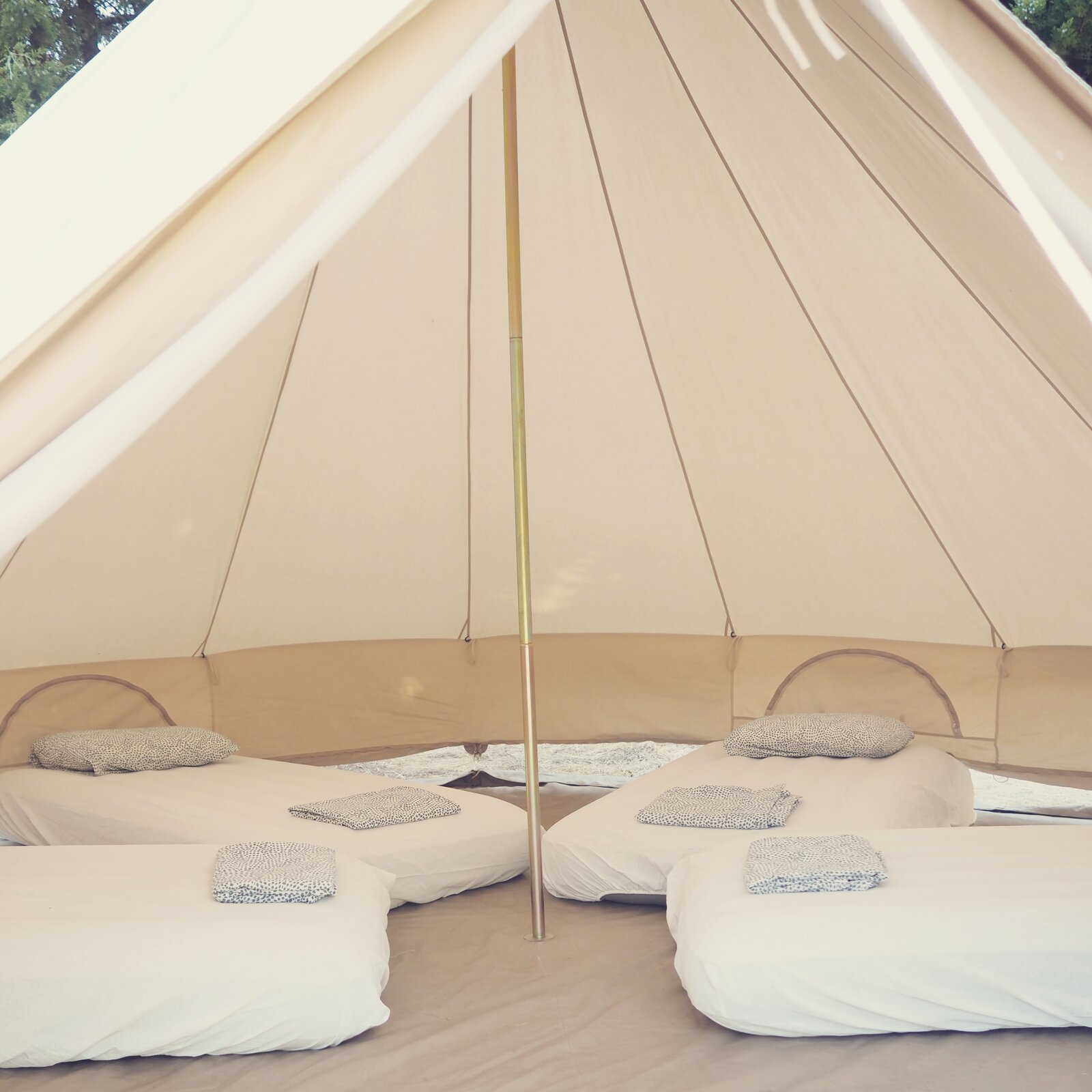 Comfort Quadruplet glamping bell tent for four